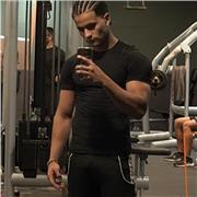 Entrenador personal especializado en jóvenes iniciando en el mundo fitness